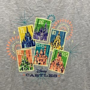 NWT unisex tshirt gray Disney Castles tshirt M